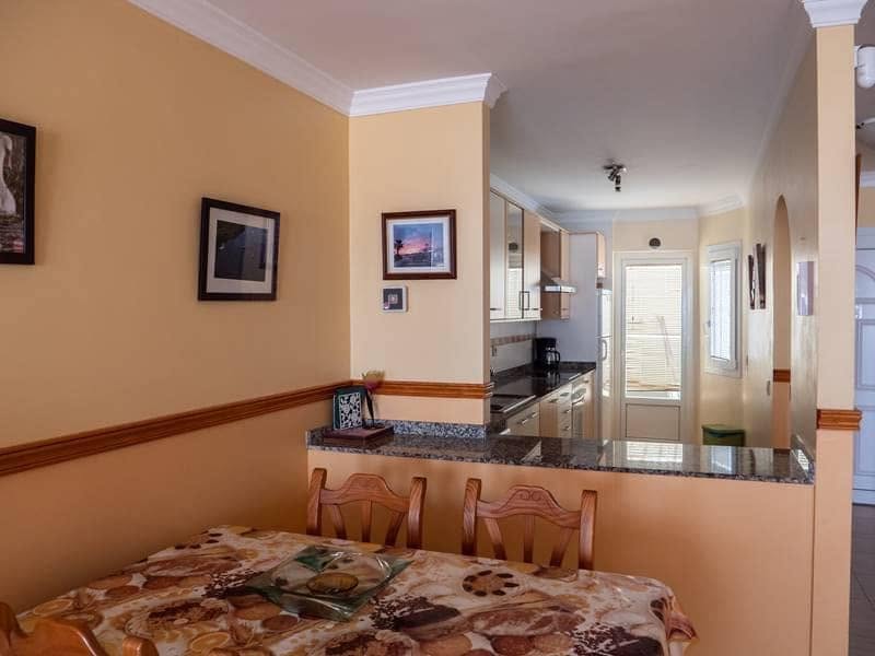 Dining area beside the kitchen